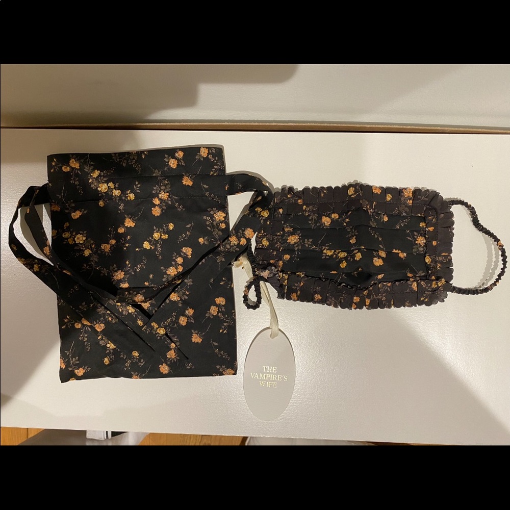 The Vampire's Wife face mask